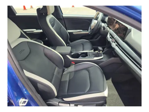 More photos of 2025 Kia K4 GT-Line Turbo TECHNOLOGY PACKAGE at Evo Motors, FL