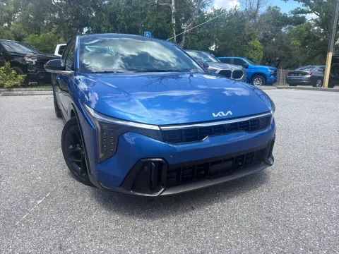 More photos of 2025 Kia K4 GT-Line Turbo TECHNOLOGY PACKAGE at Evo Motors, FL