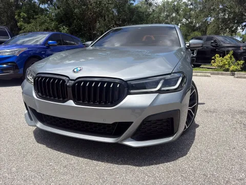 More photos of 2023 BMW 5 Series 530i M SPORT LINE w/SHADOWLINE & PREMIUM PKG. at Evo Motors, FL