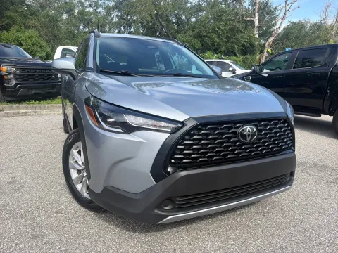 More photos of 2024 Toyota Corolla Cross LE at Evo Motors, FL