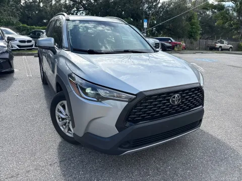 More photos of 2024 Toyota Corolla Cross LE at Evo Motors, FL