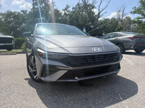 More photos of 2025 Hyundai Elantra SEL Sport at Evo Motors, FL