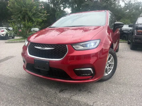 Another view of 2025 Chrysler Pacifica Select for sale in Seffner, FL at Evo Motors