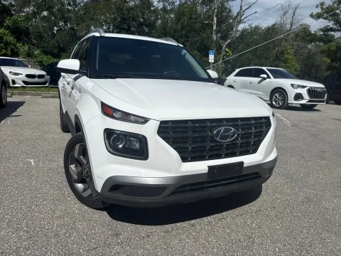 More photos of 2024 Hyundai Venue SEL at Evo Motors, FL