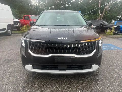 More photos of 2025 Kia Carnival LXS at Evo Motors, FL