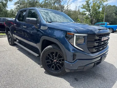 More photos of 2023 GMC Sierra 1500 Pro Crew Cab 4X4 GRAPHITE EDITION at Evo Motors, FL