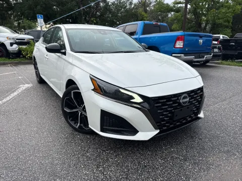 More photos of 2024 Nissan Altima 2.5 SR at Evo Motors, FL