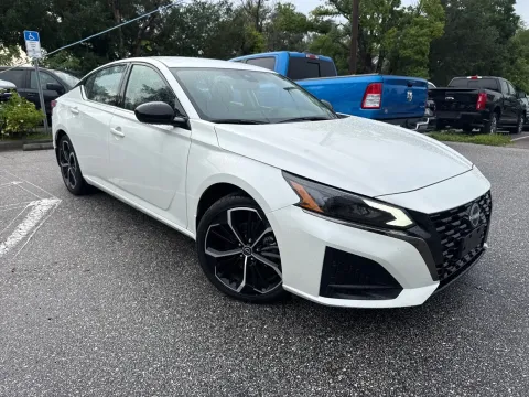 More photos of 2024 Nissan Altima 2.5 SR at Evo Motors, FL