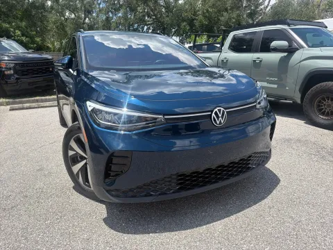 More photos of 2023 Volkswagen ID.4 Pro at Evo Motors, FL