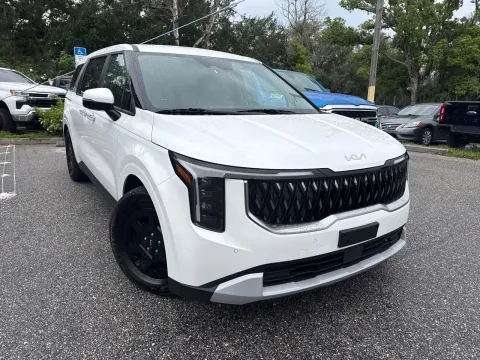 More photos of 2025 Kia Carnival LXS at Evo Motors, FL