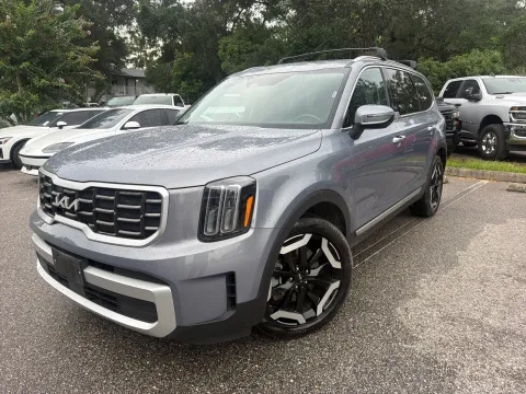 Photos of 2025 Kia Telluride S for sale in Seffner, FL at Evo Motors