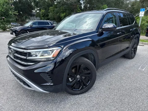 Photos of 2023 Volkswagen Atlas 2.0T SE w/Technology & BLACK WHEEL PACKAGE for sale in Seffner, FL at Evo Motors
