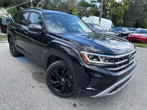 More photos of 2023 Volkswagen Atlas 2.0T SE w/Technology & BLACK WHEEL PACKAGE at Evo Motors, FL