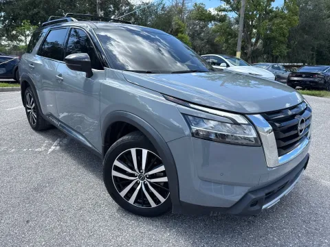 More photos of 2023 Nissan Pathfinder Platinum at Evo Motors, FL
