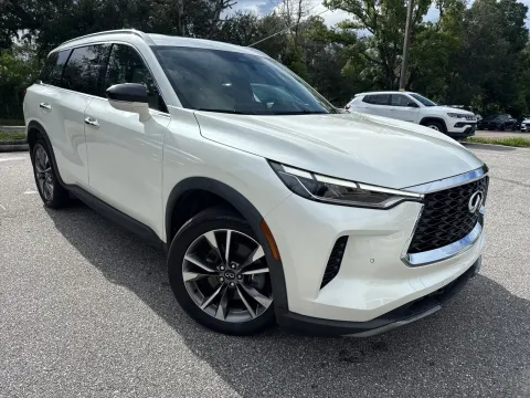 More photos of 2022 INFINITI QX60 LUXE at Evo Motors, FL