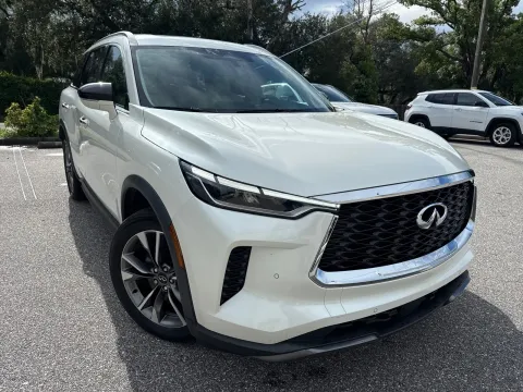 More photos of 2022 INFINITI QX60 LUXE at Evo Motors, FL