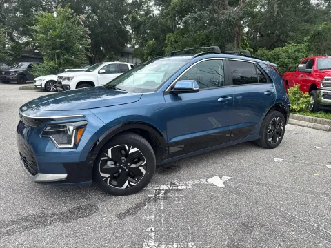 More photos of 2023 Kia Niro EV Wind at Evo Motors, FL