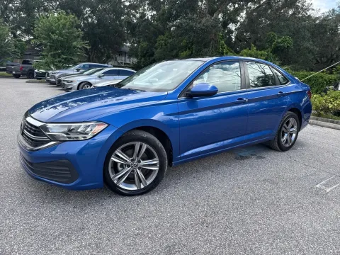More photos of 2022 Volkswagen Jetta SE at Evo Motors, FL