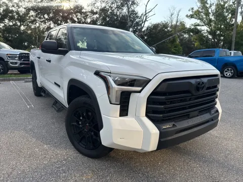 More photos of 2025 Toyota Tundra SR5 w/20in TRD WHEELS & RUNNING BOARDS at Evo Motors, FL