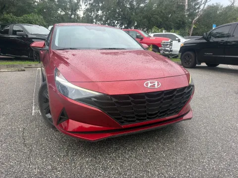 More photos of 2023 Hyundai Elantra SEL at Evo Motors, FL