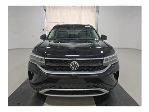 Another view of 2023 Volkswagen Taos SE W/PANORAMIC SUNROOF for sale in Seffner, FL at Evo Motors
