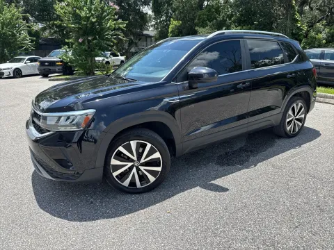 Another view of 2023 Volkswagen Taos SE W/PANORAMIC SUNROOF for sale in Seffner, FL at Evo Motors