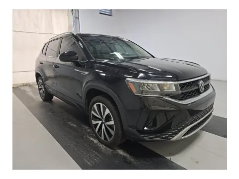 More photos of 2023 Volkswagen Taos SE W/PANORAMIC SUNROOF at Evo Motors, FL