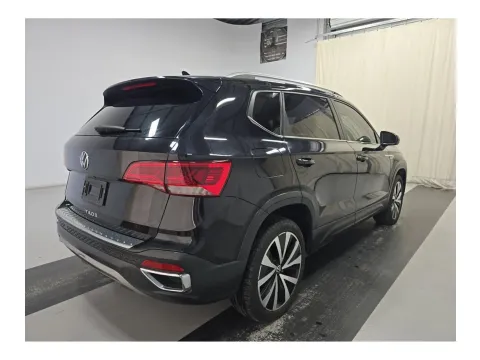 More photos of 2023 Volkswagen Taos SE W/PANORAMIC SUNROOF at Evo Motors, FL