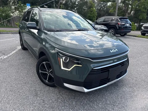 More photos of 2024 Kia Niro EX at Evo Motors, FL