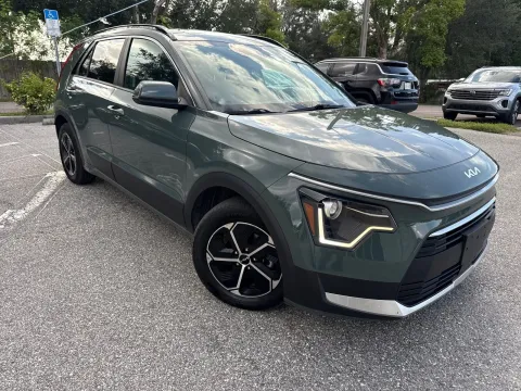 More photos of 2024 Kia Niro EX at Evo Motors, FL
