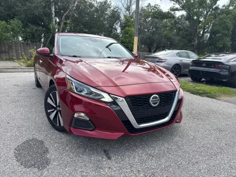 More photos of 2021 Nissan Altima 2.5 SV at Evo Motors, FL