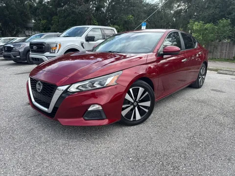 Photos of 2021 Nissan Altima 2.5 SV for sale in Seffner, FL at Evo Motors