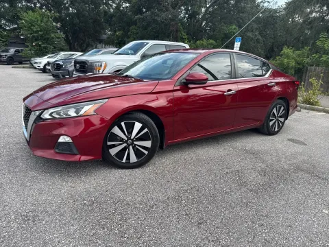 More photos of 2021 Nissan Altima 2.5 SV at Evo Motors, FL