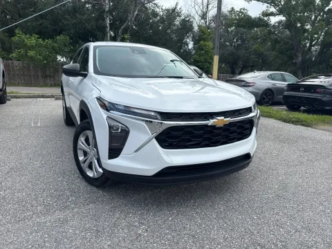 More photos of 2025 Chevrolet Trax LS at Evo Motors, FL