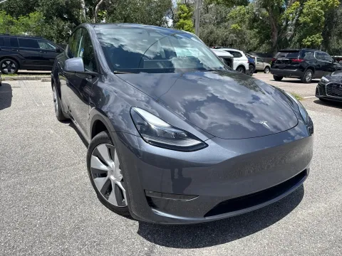 More photos of 2023 Tesla Model Y Standard Range at Evo Motors, FL