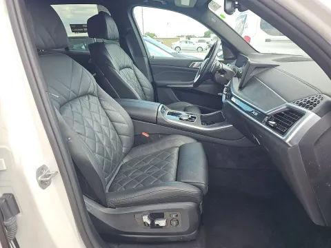 More photos of 2024 BMW X5 sDrive40i w/PREMIUM PKG. PANO SUNR. HARMON KARDON at Evo Motors, FL