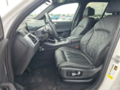 More photos of 2024 BMW X5 sDrive40i w/PREMIUM PKG. PANO SUNR. HARMON KARDON at Evo Motors, FL