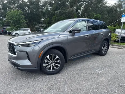 More photos of 2023 INFINITI QX60 PURE at Evo Motors, FL