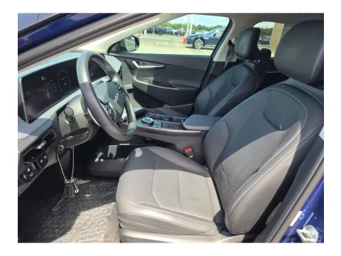 More photos of 2023 Kia EV6 Wind TECHNOLOGY PACKAGE at Evo Motors, FL