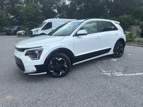 More photos of 2023 Kia Niro EV Wind at Evo Motors, FL