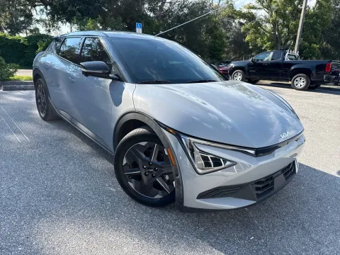 More photos of 2025 Kia EV6 Light Long Range TECHNOLOGY PACKAGE at Evo Motors, FL