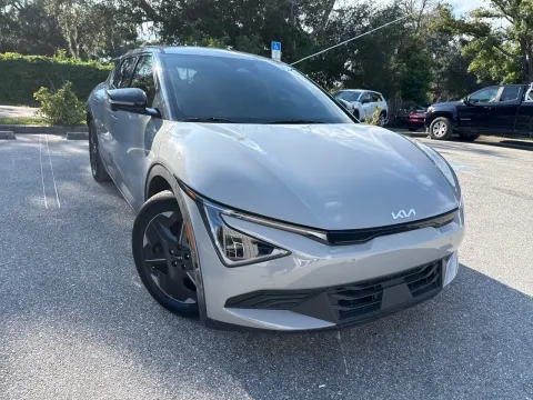 More photos of 2025 Kia EV6 Light Long Range TECHNOLOGY PACKAGE at Evo Motors, FL