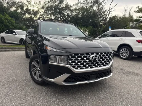 More photos of 2023 Hyundai Santa Fe SEL W/PREMIUM PACKAGE LTHR. & PANO. at Evo Motors, FL