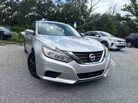 More photos of 2018 Nissan Altima 2.5 S at Evo Motors, FL