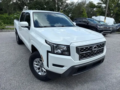 More photos of 2024 Nissan Frontier SV Crew Cab Medium Bed at Evo Motors, FL