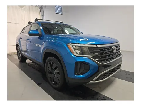 Photos of 2024 Volkswagen Atlas Cross Sport 2.0T SE w/Technology for sale in Seffner, FL at Evo Motors
