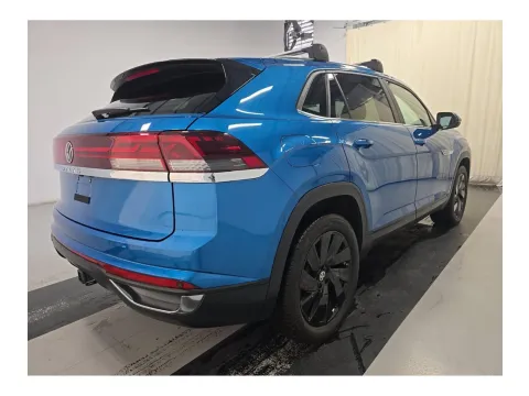 Another view of 2024 Volkswagen Atlas Cross Sport 2.0T SE w/Technology for sale in Seffner, FL at Evo Motors