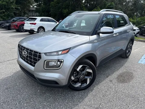 Photos of 2025 Hyundai Venue SEL for sale in Seffner, FL at Evo Motors