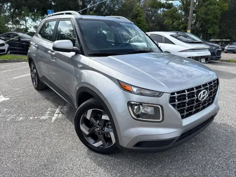 More photos of 2025 Hyundai Venue SEL at Evo Motors, FL