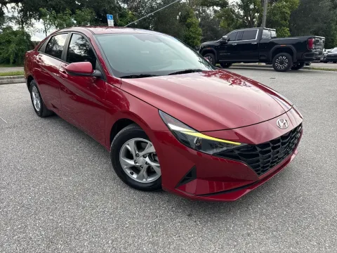 More photos of 2022 Hyundai Elantra SE at Evo Motors, FL